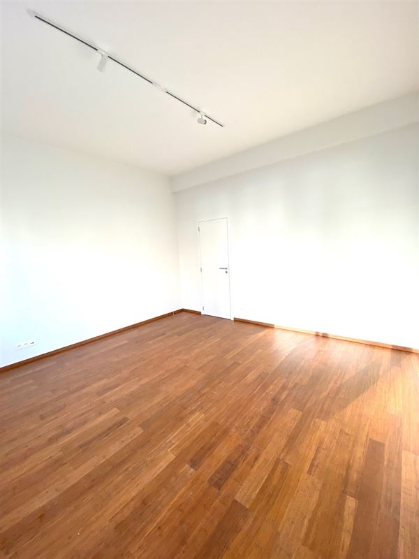 Image 16 : Apartemnt with garden IN 1050 IXELLES (Belgium) - Price 1.100 €