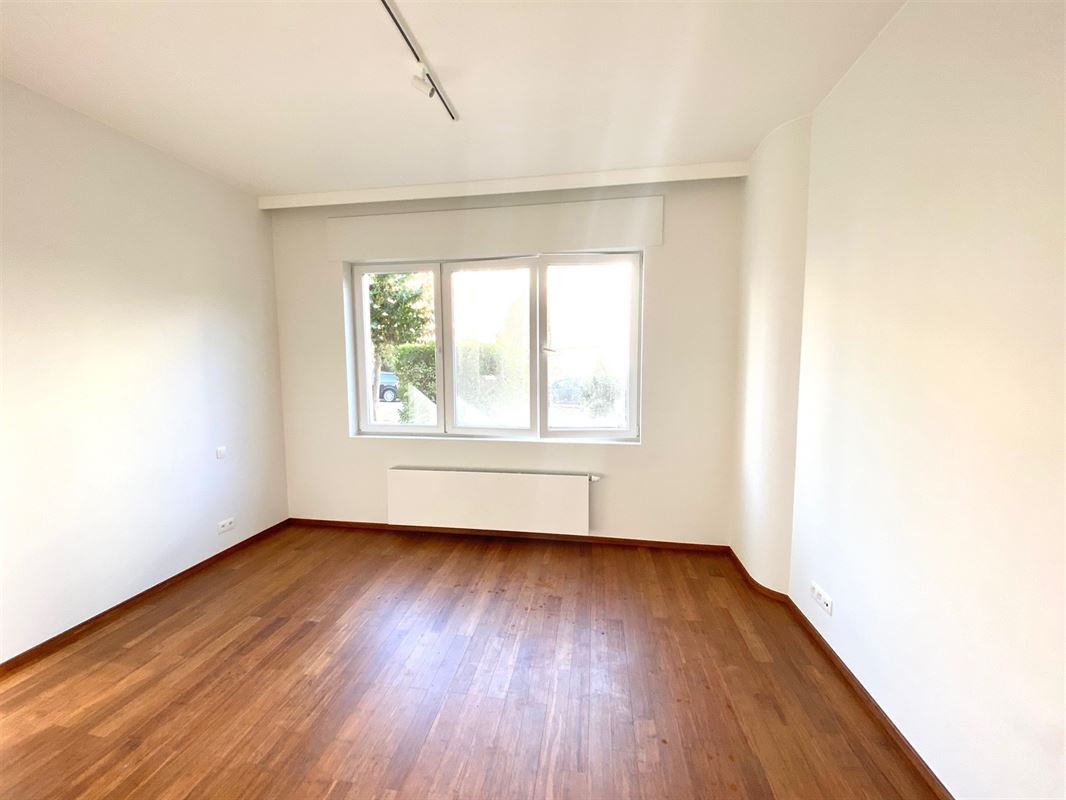 Image 14 : Apartemnt with garden IN 1050 IXELLES (Belgium) - Price 1.100 €
