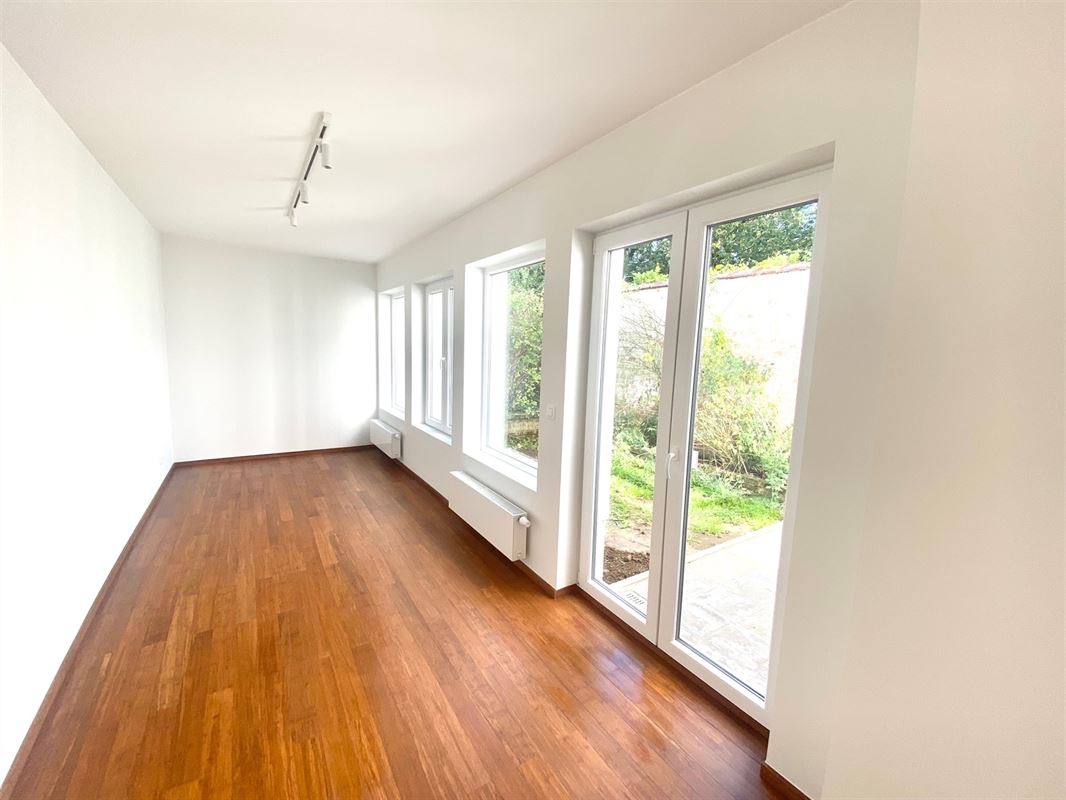 Image 2 : Apartemnt with garden IN 1050 IXELLES (Belgium) - Price 1.100 €