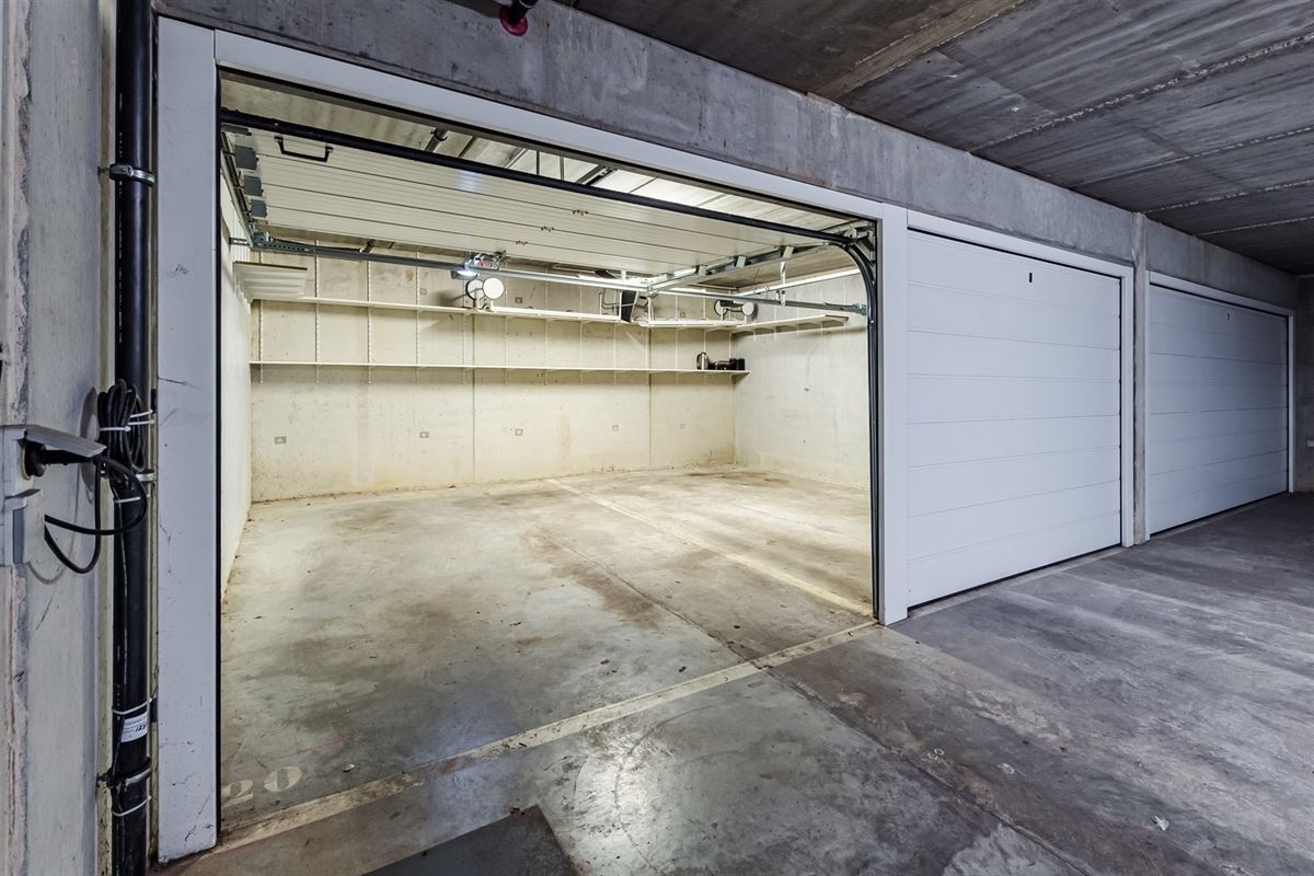 Image 32 : Appartement à 1050 IXELLES (Belgique) - Prix 3.450 €
