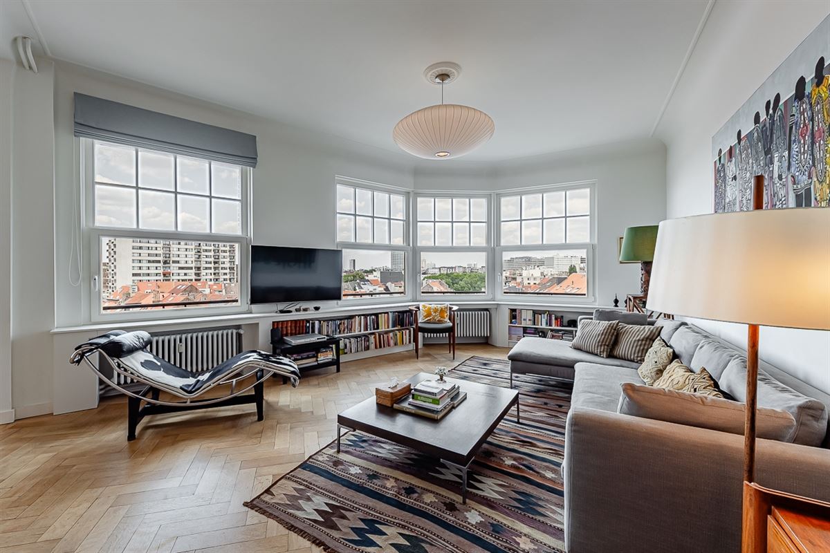 Image 1 : Appartement à 1050 IXELLES (Belgique) - Prix 2.350 €