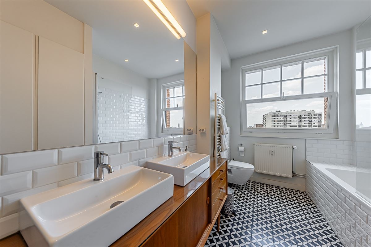 Image 12 : Appartement à 1050 IXELLES (Belgique) - Prix 2.350 €