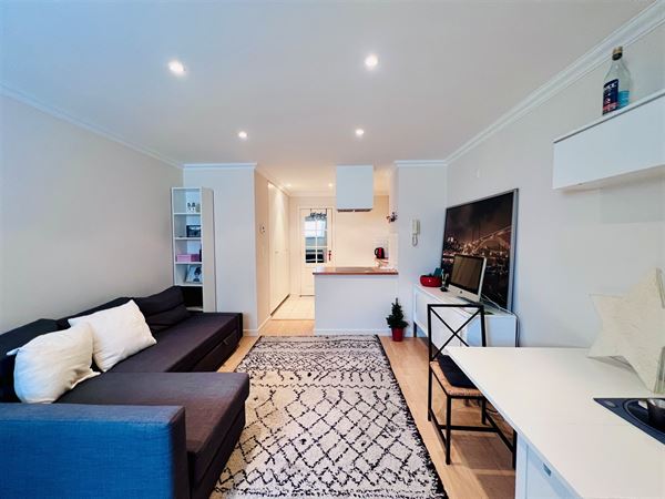 Flat IN 1000 BRUXELLES (Belgium) - Price 735 €