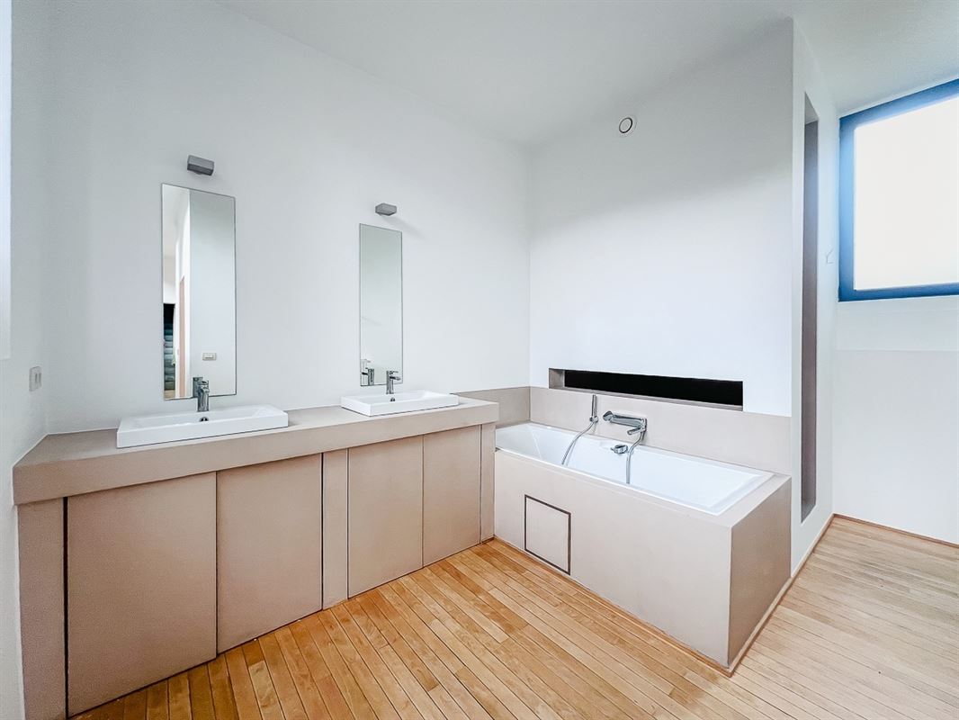 Image 16 : Appartement à 1050 IXELLES (Belgique) - Prix 3.000 €