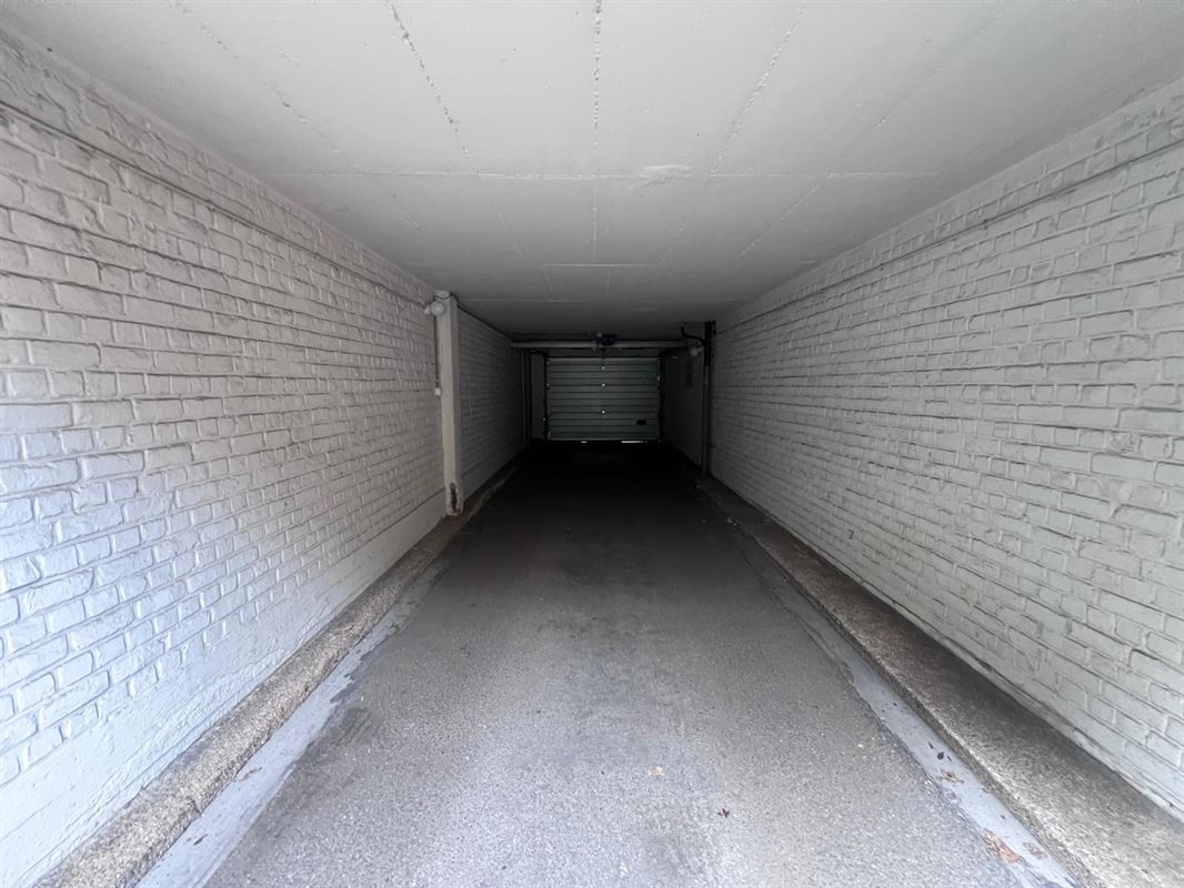 Image 4 : Box extérieur à 1050 IXELLES (Belgique) - Prix 200 €