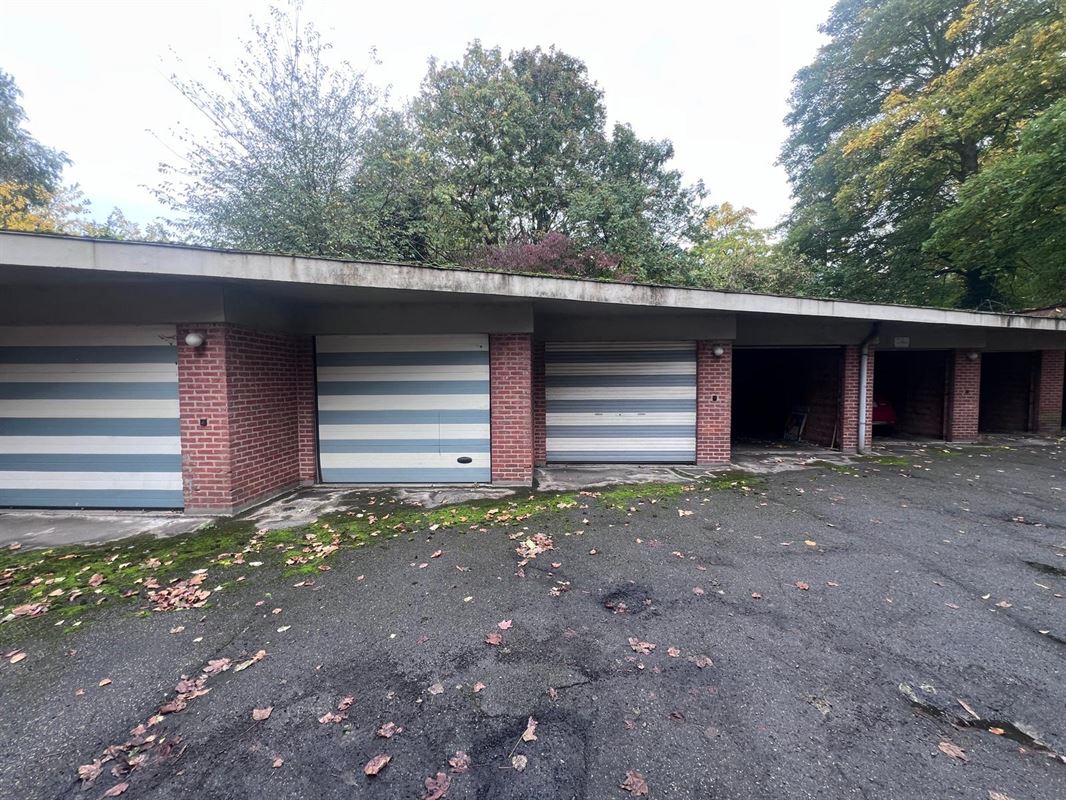 Image 1 : Box extérieur à 1050 IXELLES (Belgique) - Prix 200 €