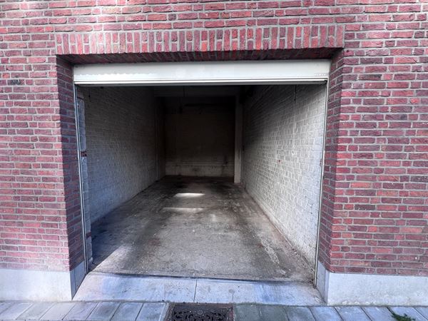 Parking / Garage IN 1200 WOLUWE-SAINT-LAMBERT (Belgium) - Price 145 €
