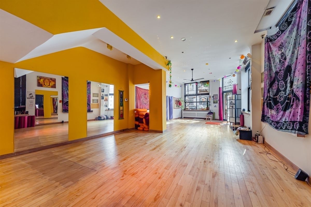 Image 2 : commercial space IN 1050 IXELLES (Belgium) - Price 230.000 €