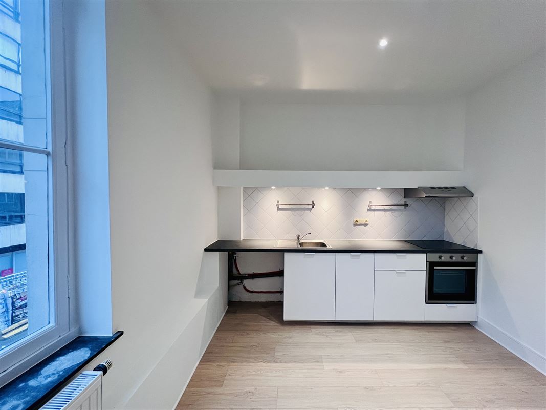 Foto 1 : Appartement te 1060 SAINT-GILLES (België) - Prijs € 900