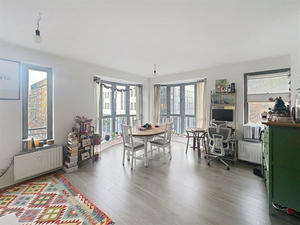 Appartement à 1050 BRUXELLES (Belgique) - Prix 900 &euro;