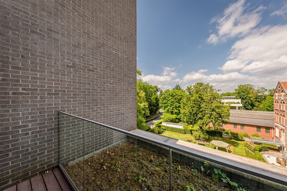 Image 28 : Appartement à 1050 IXELLES (Belgique) - Prix 3.550 &euro;