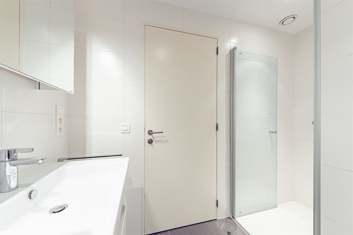 Image 29 : Appartement à 1050 IXELLES (Belgique) - Prix 3.550 &euro;