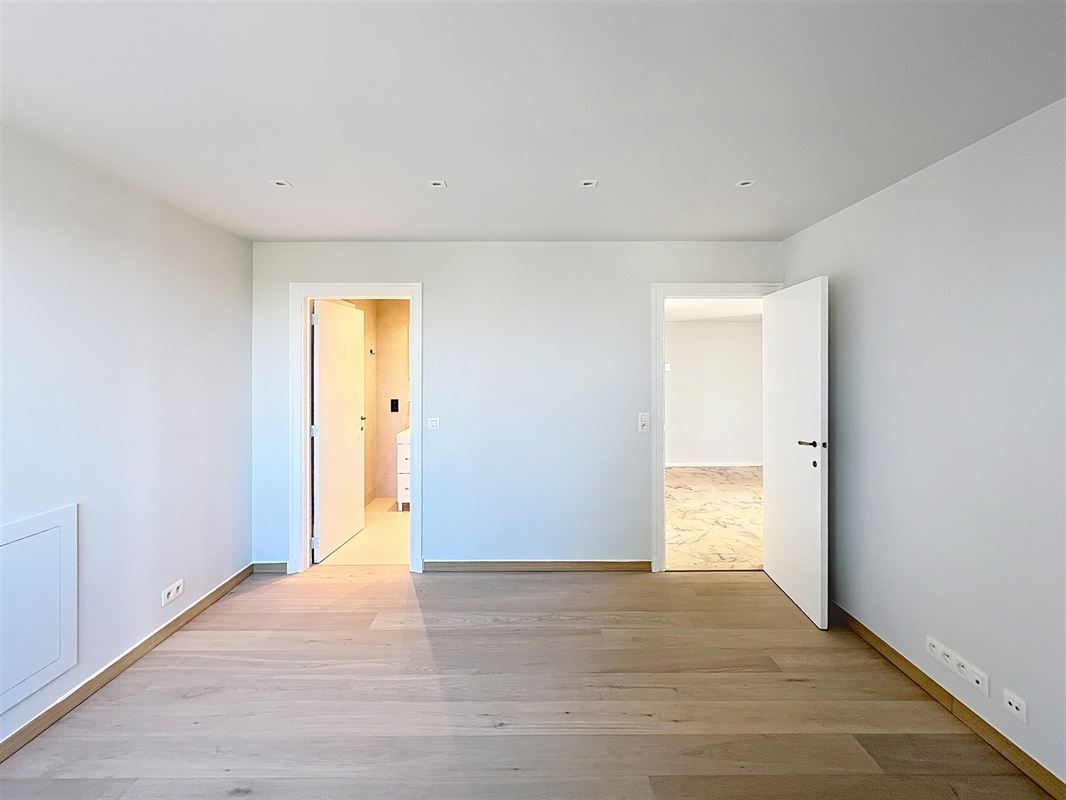 Image 15 : Appartement à 1180 UCCLE (Belgique) - Prix 2.500 &euro;