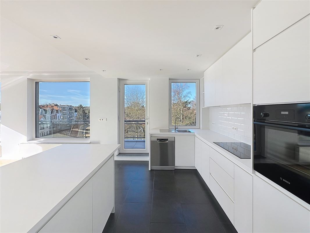 Image 11 : Appartement à 1180 UCCLE (Belgique) - Prix 2.500 &euro;