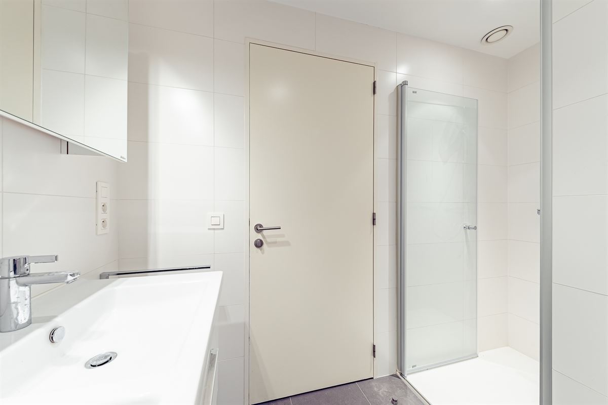 Image 29 : Appartement à 1050 IXELLES (Belgique) - Prix 3.550 &euro;