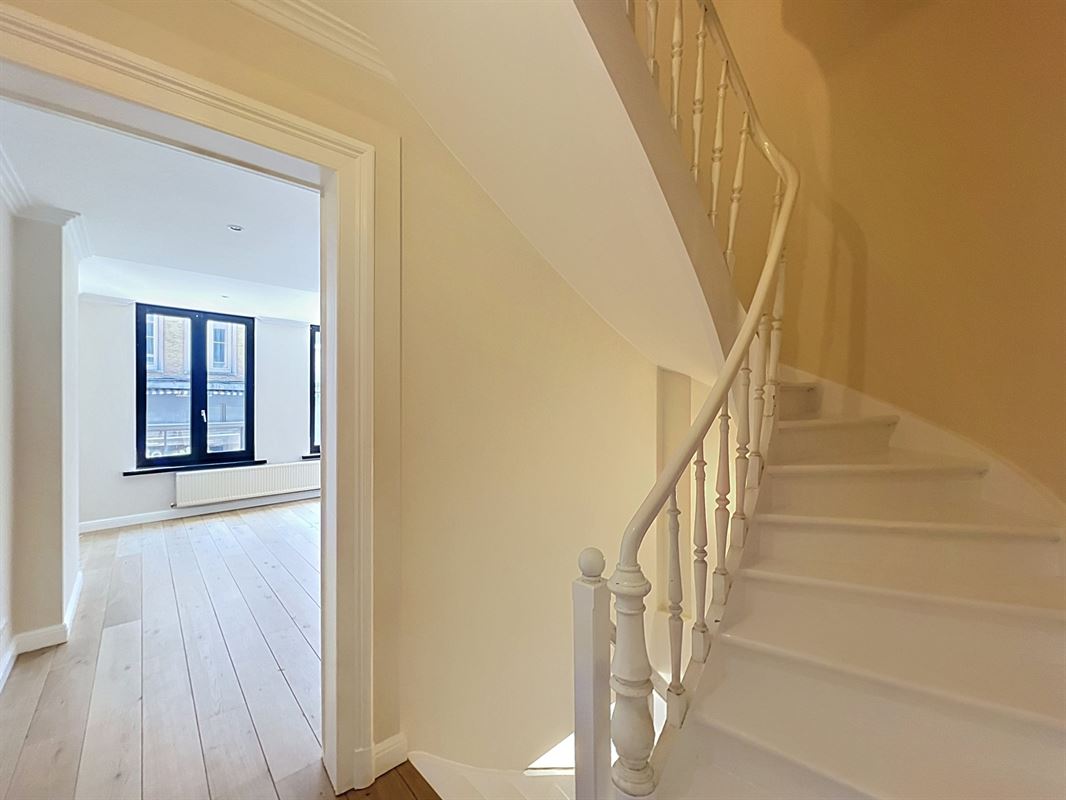 Image 13 : Retail Space with Apartment IN 1000 BRUXELLES (Belgium) - Price 2.400 &euro;