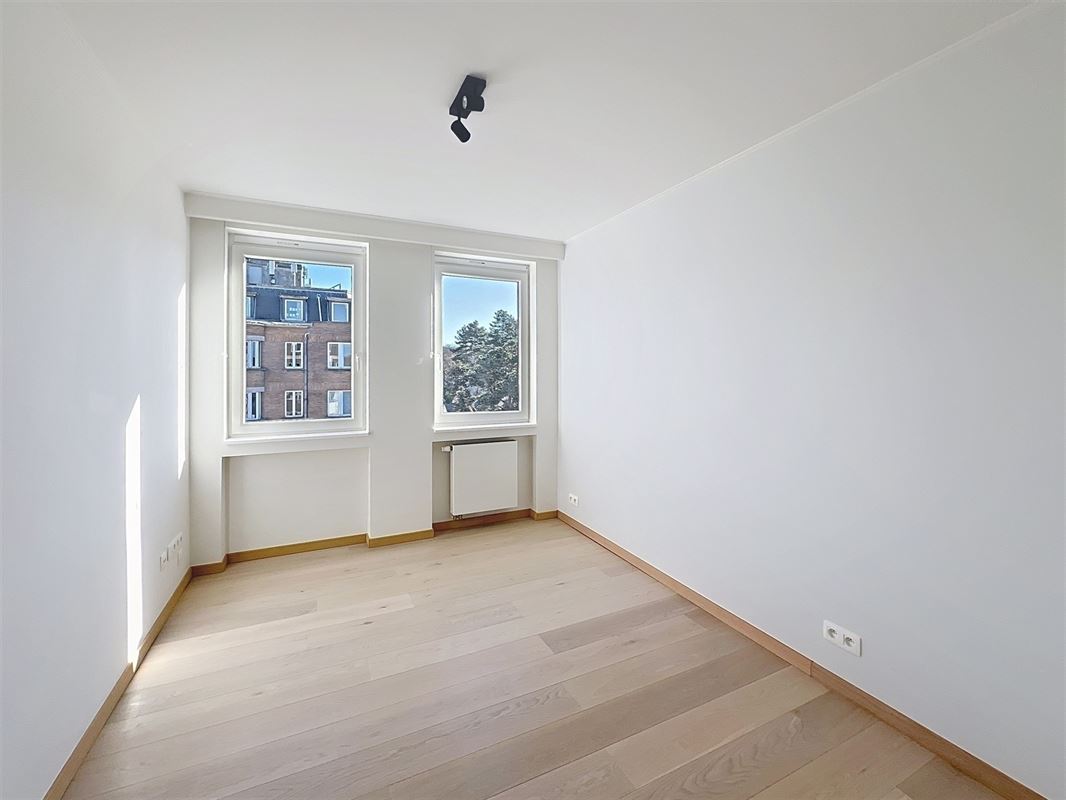 Image 20 : Appartement à 1180 UCCLE (Belgique) - Prix 2.500 &euro;