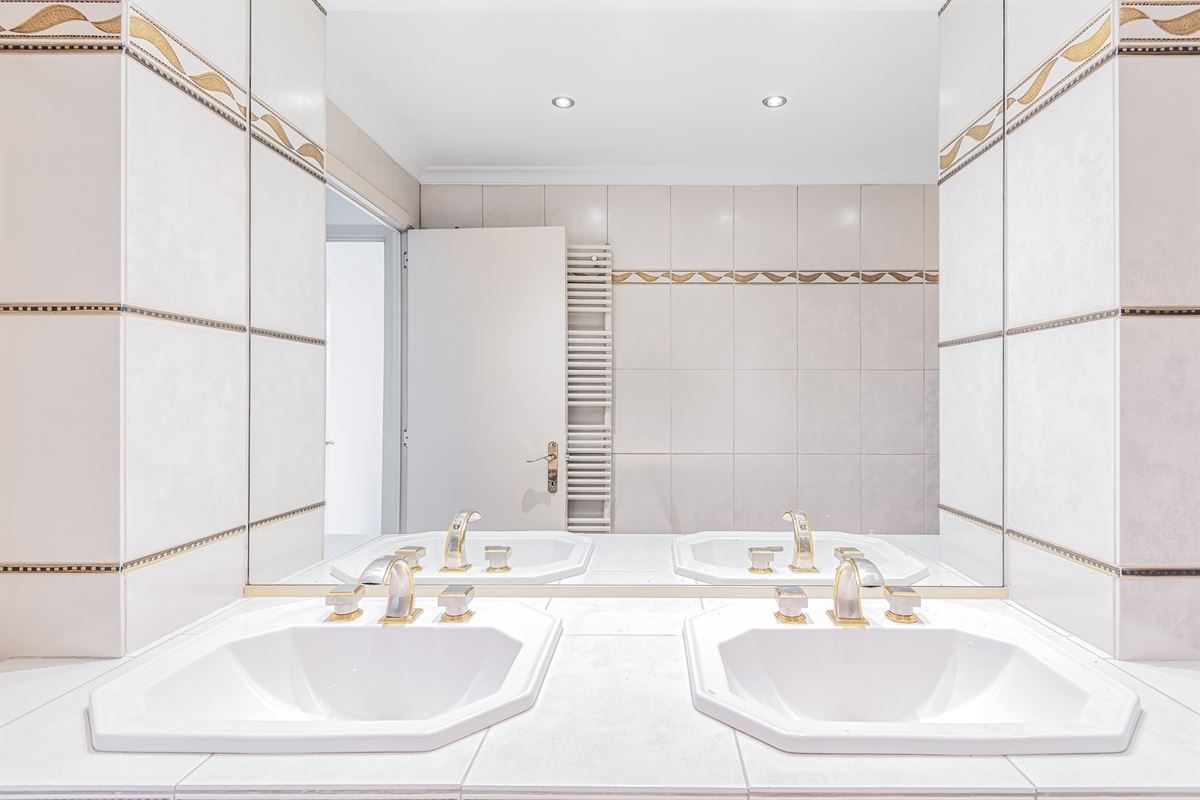 Image 20 : Apartment IN 1050 IXELLES (Belgium) - Price 2.200 &euro;