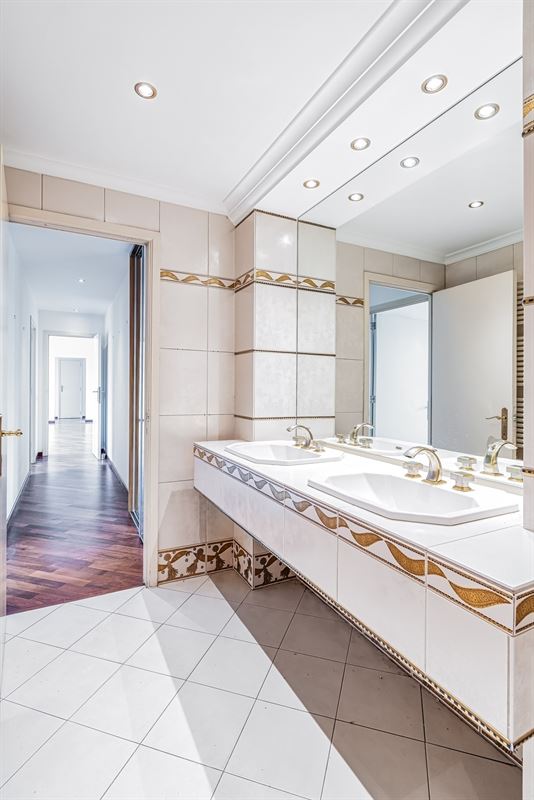 Image 22 : Apartment IN 1050 IXELLES (Belgium) - Price 2.200 &euro;