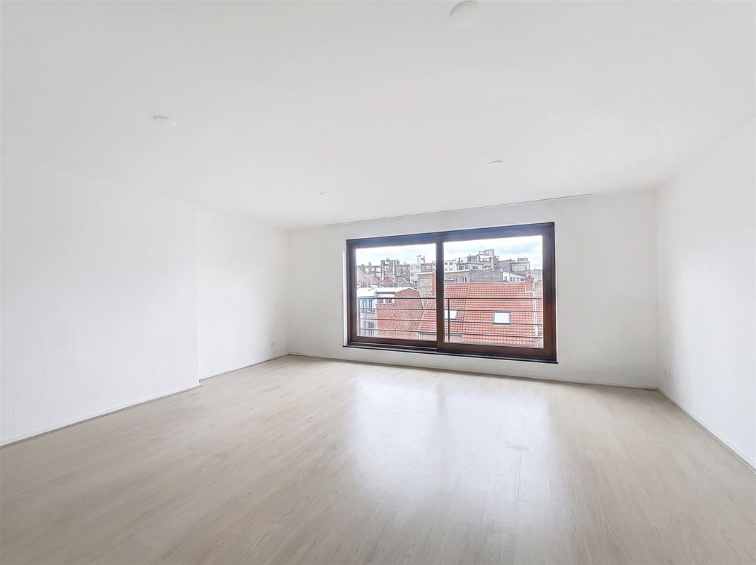 Image 11 : Appartement à 1150 WOLUWE-SAINT-PIERRE (Belgique) - Prix 2.175 &euro;