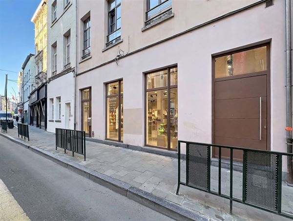 Commerce à 1000 BRUXELLES (Belgique) - Prix 2.500 &euro;