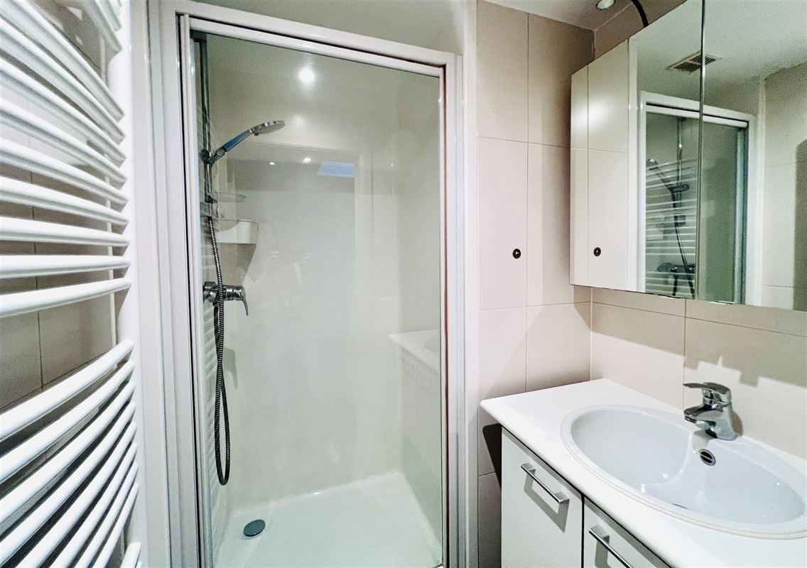 Image 13 : Apartment IN 1180 UCCLE (Belgium) - Price 1.650 &euro;
