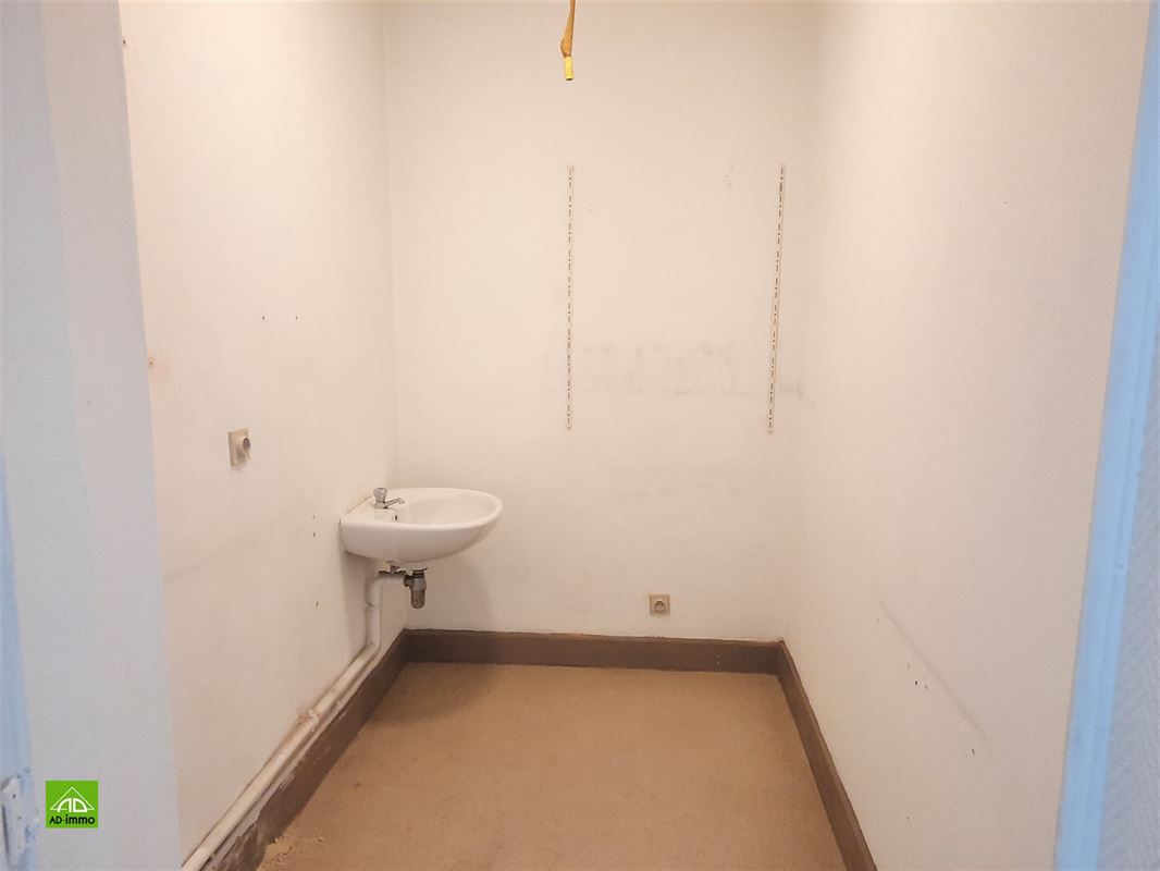 Image 6 : rez-de-chaussée commercial à 5000 NAMUR (Belgique) - Prix 650 €