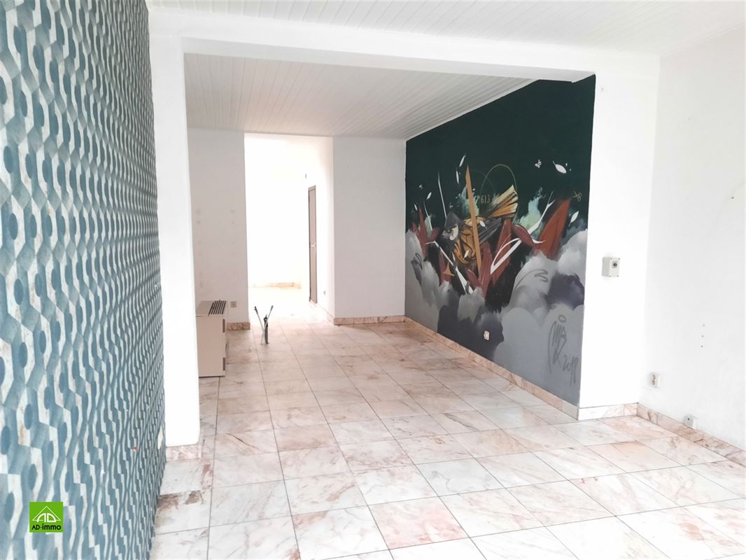 Image 2 : rez-de-chaussée commercial à 5000 NAMUR (Belgique) - Prix 650 €