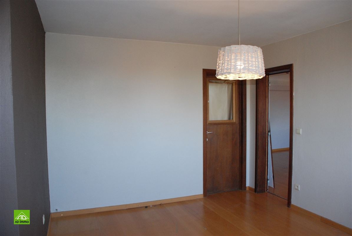 Image 21 : rez-de-chaussée commercial à 5004 BOUGE (Belgique) - Prix 450.000 €