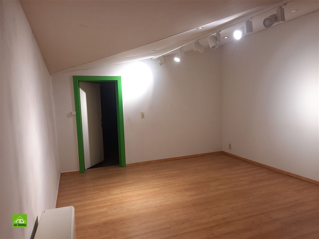 Image 10 : rez-de-chaussée commercial à 5004 BOUGE (Belgique) - Prix 450.000 €