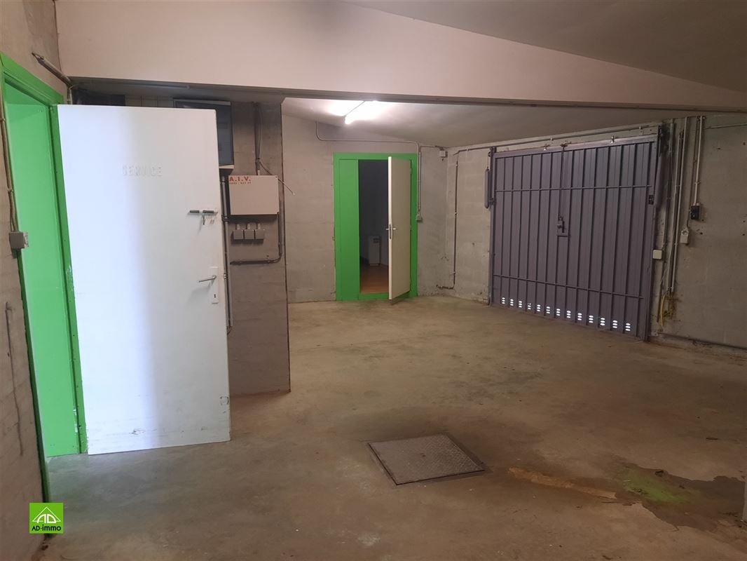 Image 7 : rez-de-chaussée commercial à 5004 BOUGE (Belgique) - Prix 450.000 €