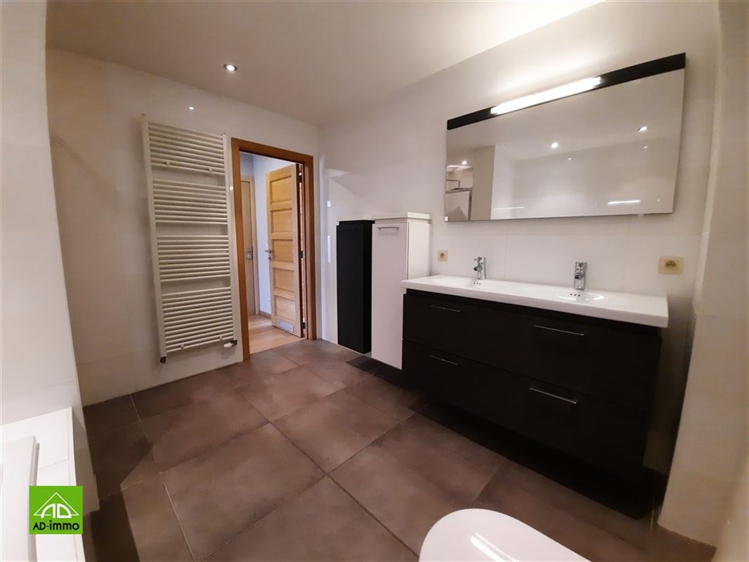 Image 18 : duplex à 5100 JAMBES (Belgique) - Prix 980 €