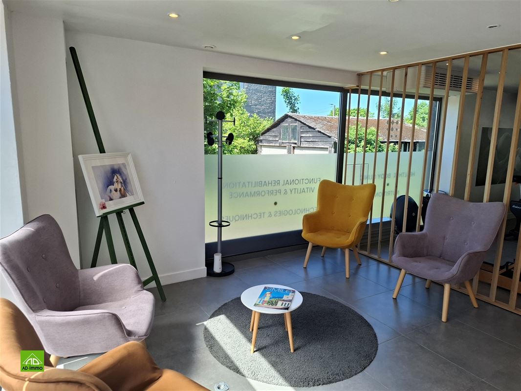 Image 3 : rez-de-chaussée commercial à 5004 BOUGE (Belgique) - Prix 3.150 €
