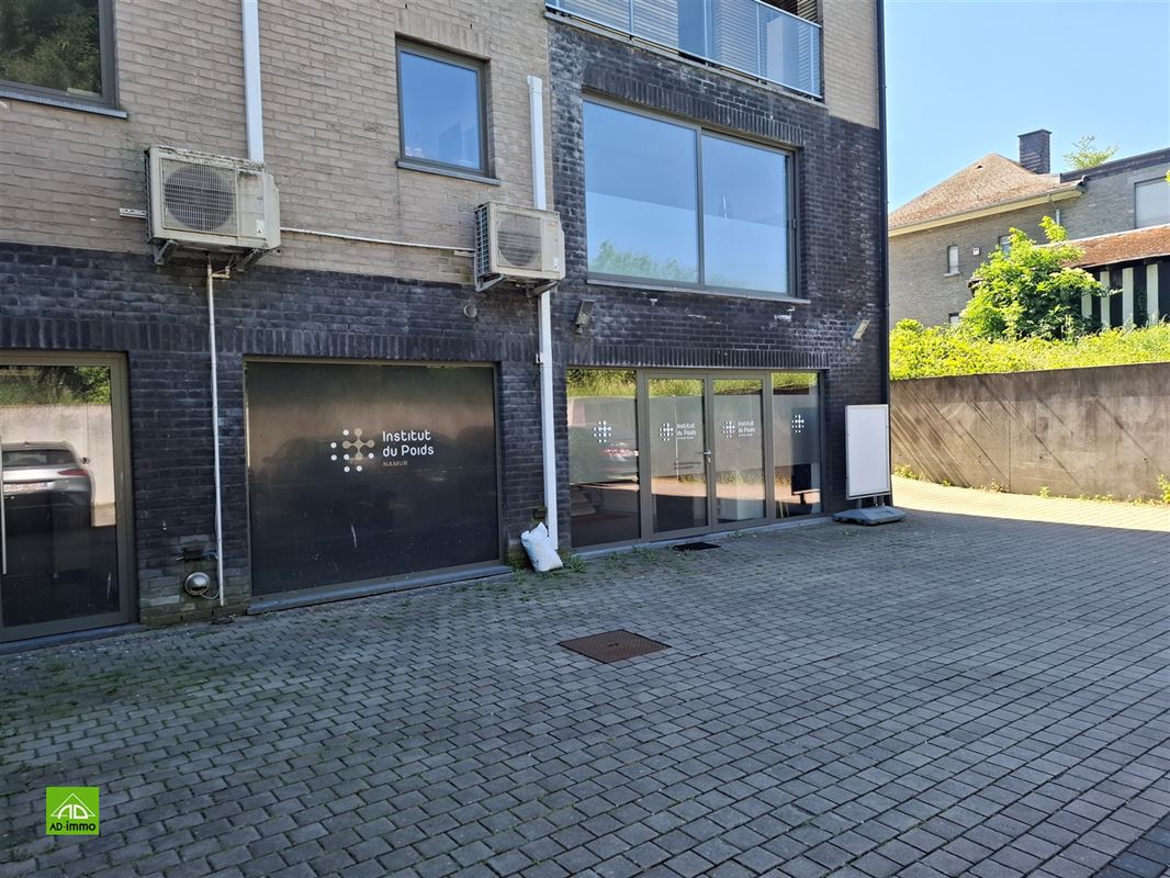 Image 19 : rez-de-chaussée commercial à 5004 BOUGE (Belgique) - Prix 3.150 €