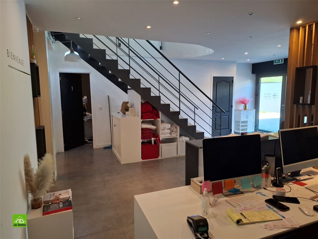 Image 14 : rez-de-chaussée commercial à 5004 BOUGE (Belgique) - Prix 3.150 €
