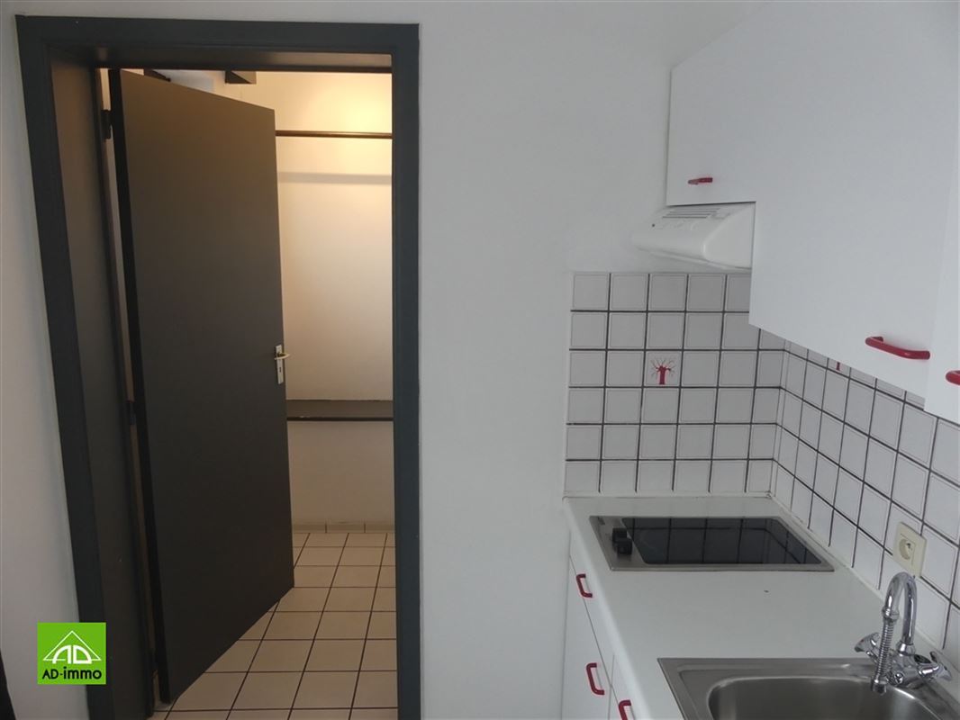 Image 7 : studio à 5100 JAMBES (Belgique) - Prix 490 €