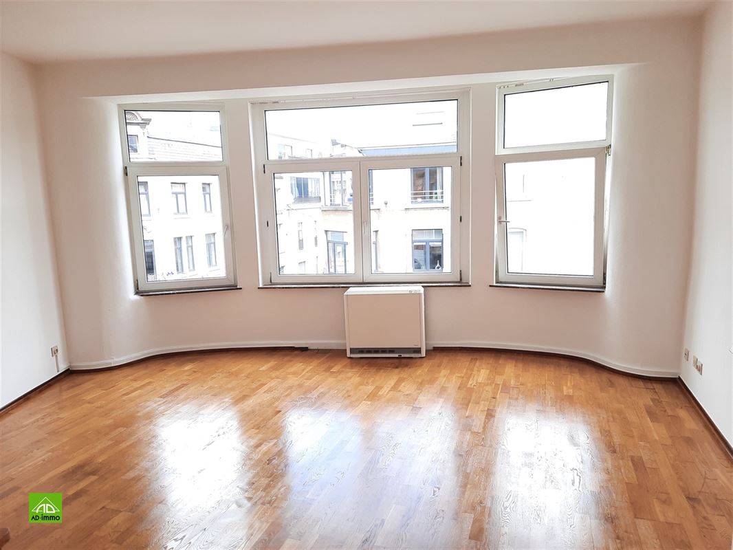Image 2 : appartement à 5100 JAMBES (NAMUR) (Belgique) - Prix 775 €