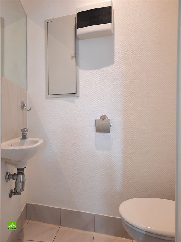 Image 8 : appartement à 5100 JAMBES (NAMUR) (Belgique) - Prix 775 €