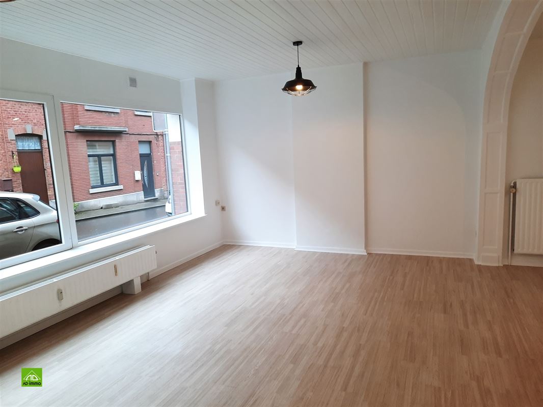 Image 5 : studio à 5002 SAINT-SERVAIS (Belgique) - Prix 490 €