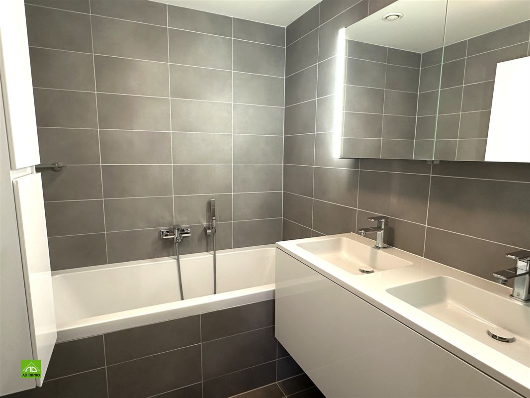 Image 13 : appartement à 5000 NAMUR (Belgique) - Prix 1.350 €