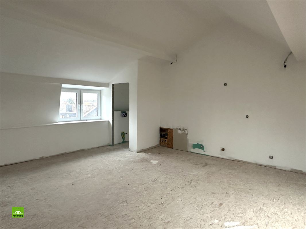 Image 12 : rez-de-chaussée commercial à 5004 BOUGE (Belgique) - Prix 2.750 &euro;