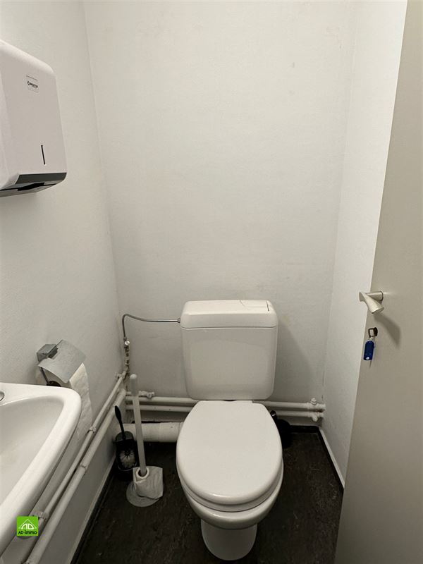 Image 12 : bureau à 5000 NAMUR (Belgique) - Prix 1.000 &euro;