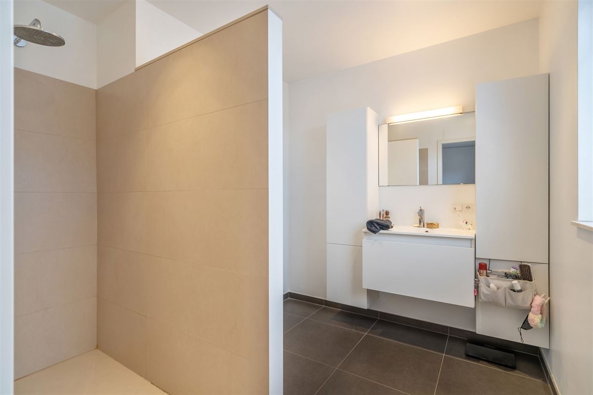 Duplex appartement met tennisveld en optie garage