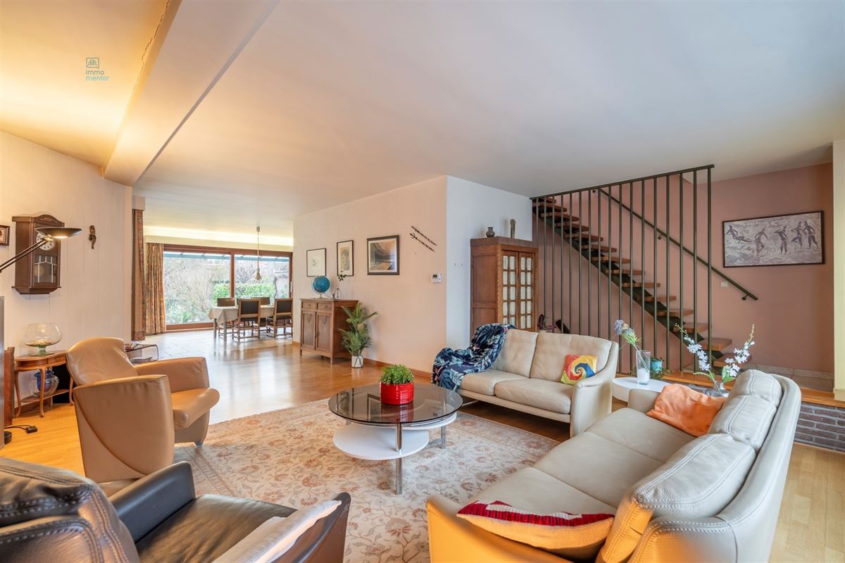 Driegevelwoning in een verkeersluwe straat