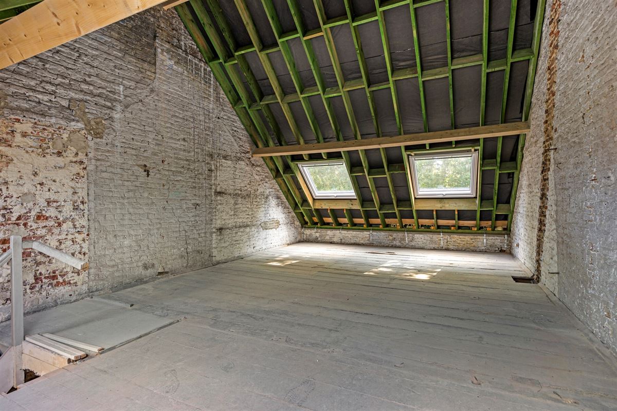 Rijwoning : te renoveren met goedgekeurde vergunning