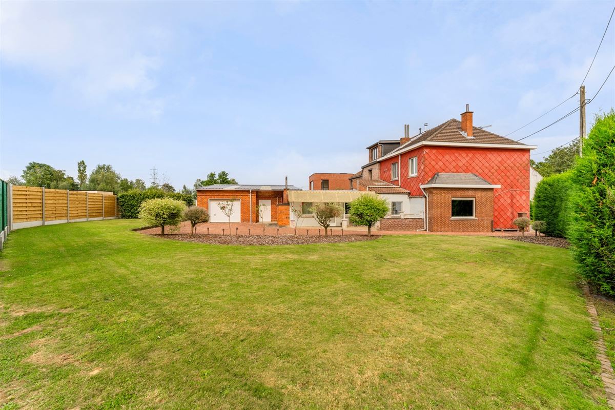 Charmante woning met prachtige tuin van bijna 7 are