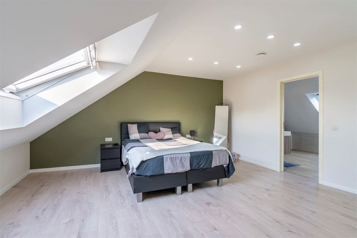 Smaakvolle, volledig gerenoveerde woning met 3 slaapkamers