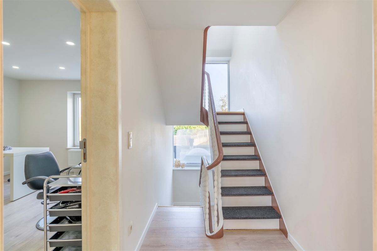 Smaakvolle, volledig gerenoveerde woning met 3 slaapkamers