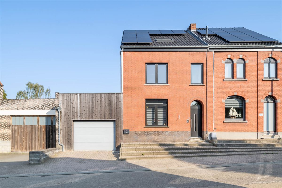 Smaakvolle, volledig gerenoveerde woning met 3 slaapkamers