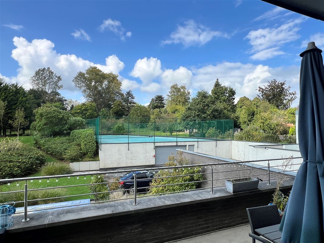 Gemeubeld appartement met mooi uitzicht en tennisveld